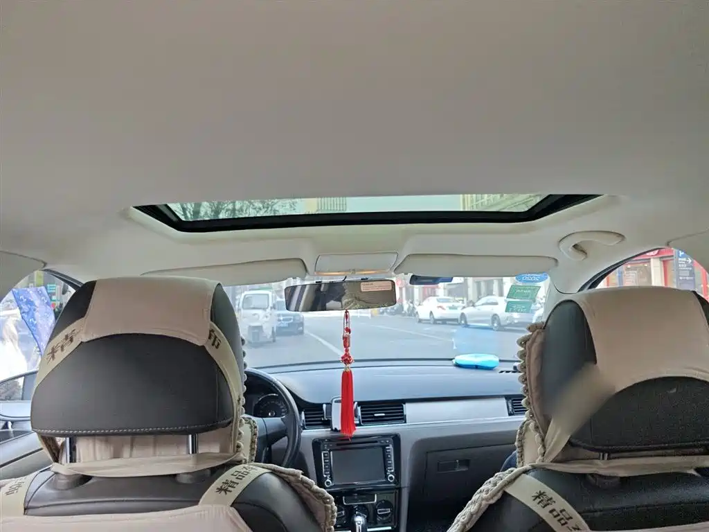 Volkswagen Bora 2014 1.6L Automatic Comfort Edition фото 9