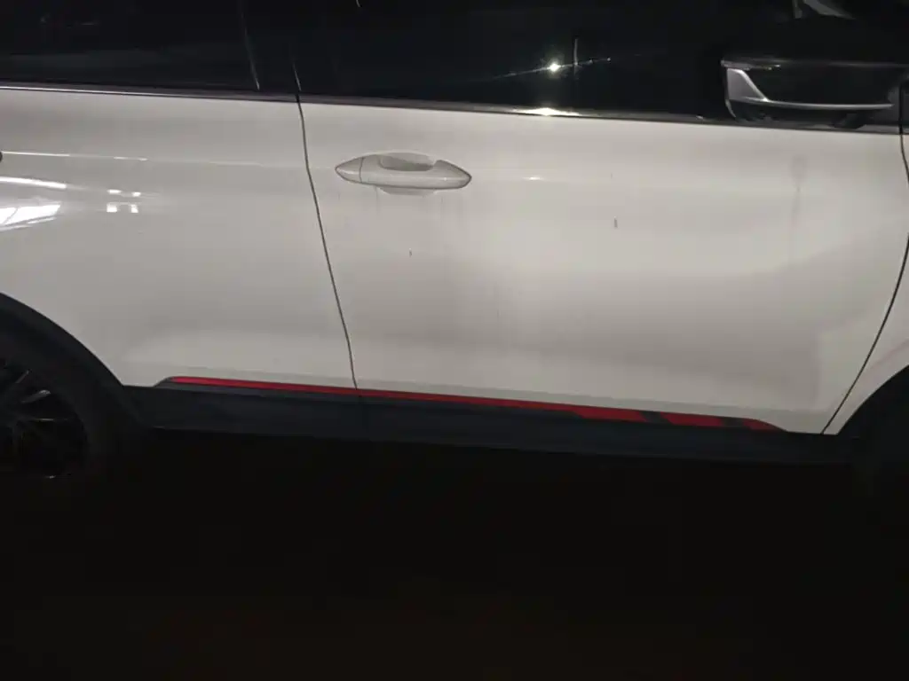 Фото 21 - Geely Coolray