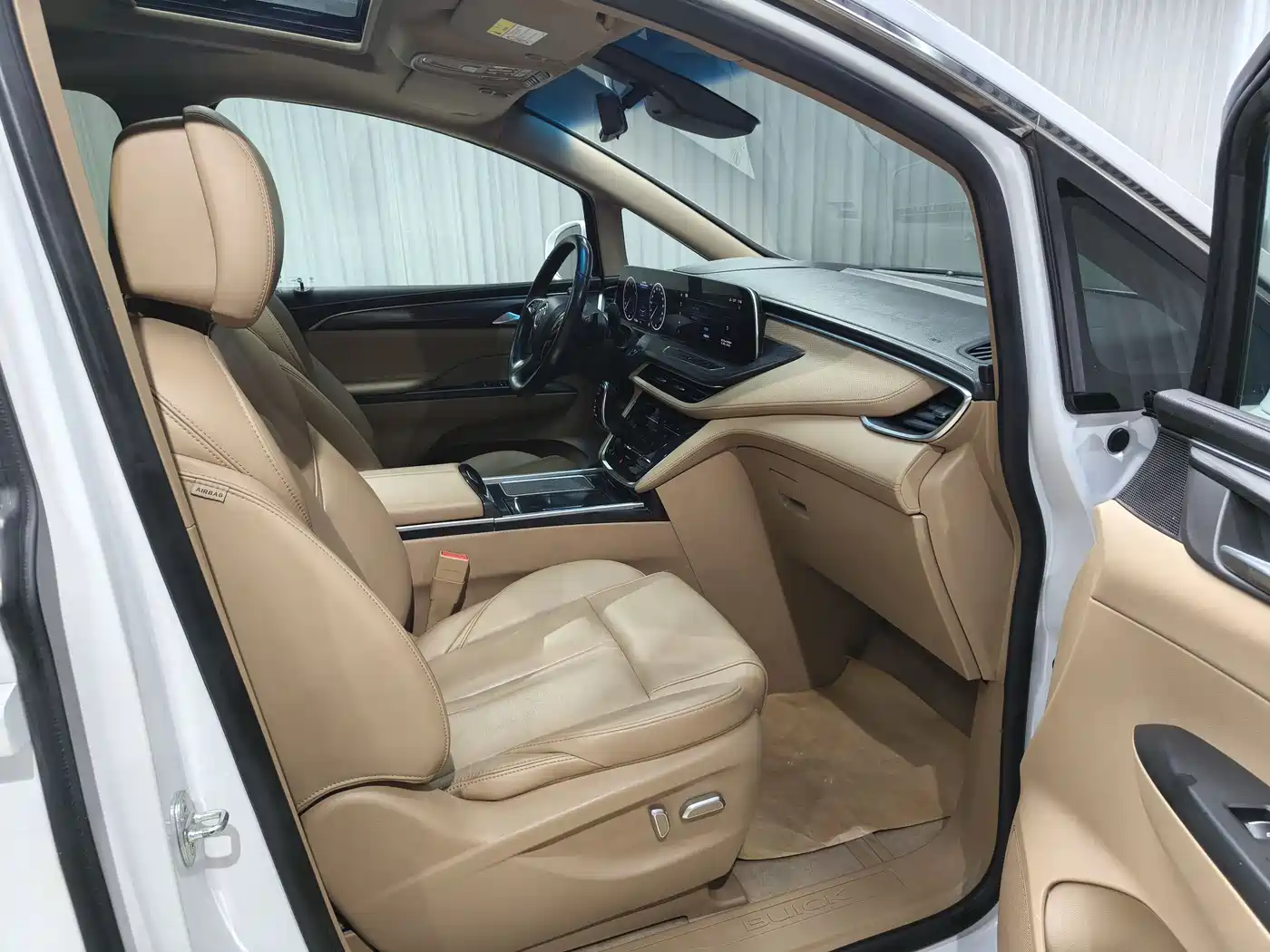 Buick GL8 2021 ES Landlord 653T Premium фото 12
