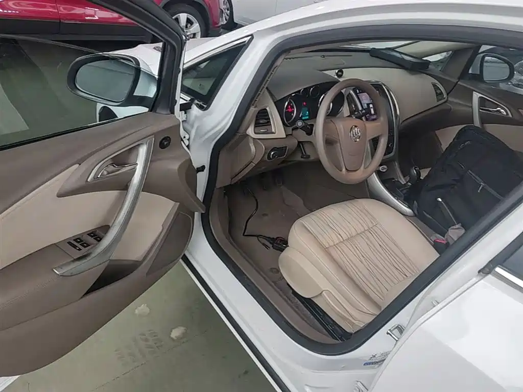 Buick Excelle 2013 Model GT 1.6L Manual Comfort фото 16