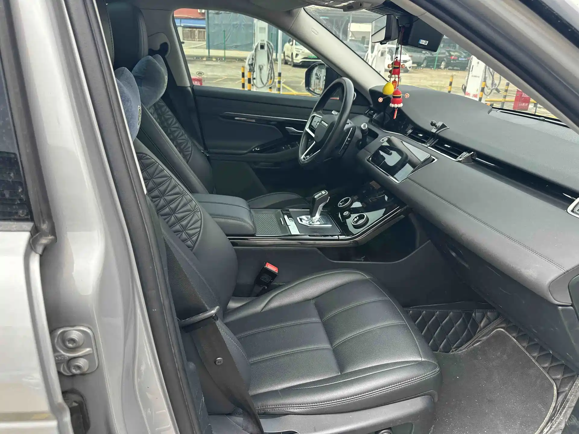 Photo 16 - Land Rover Range Rover Evoque