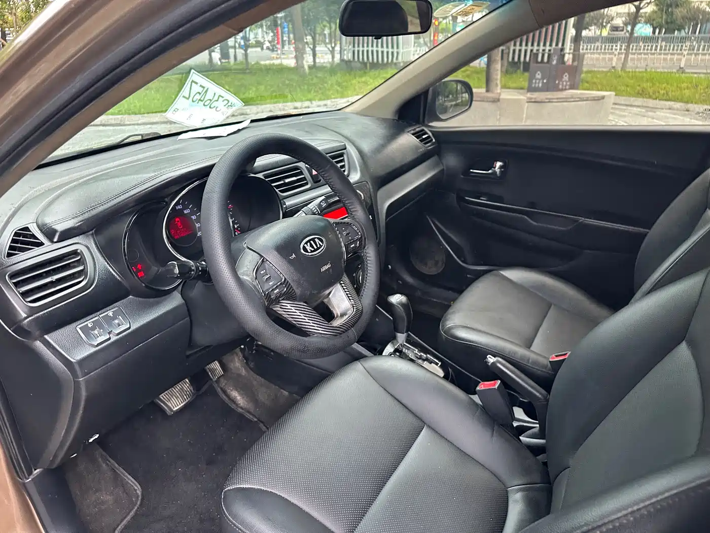 Kia K2 2012 2012 Sedan 1.6L AT Premium ECO Commemorative Edition