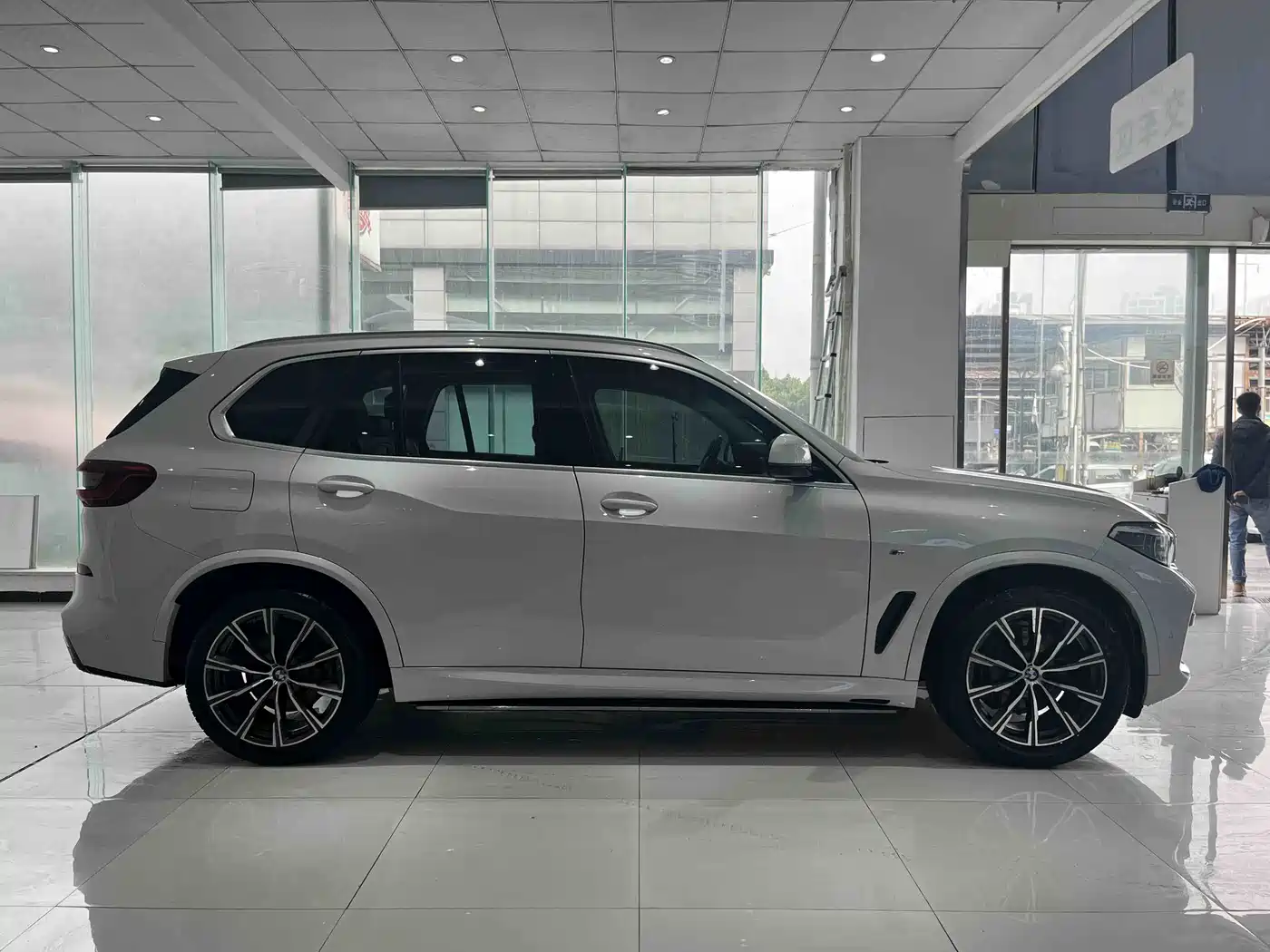 BMW X5 (Import) 2019 xDrive40i M Sport Package фото 7
