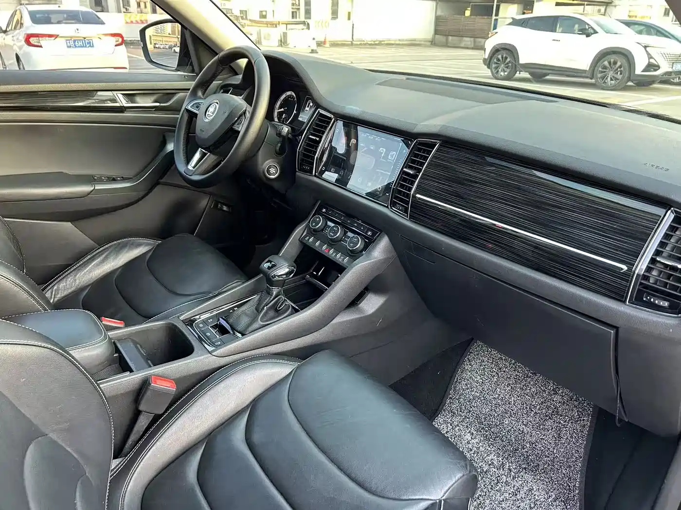 Škoda Kodiaq 2018 TSI330 7-seat FWD Luxury Premium фото 18