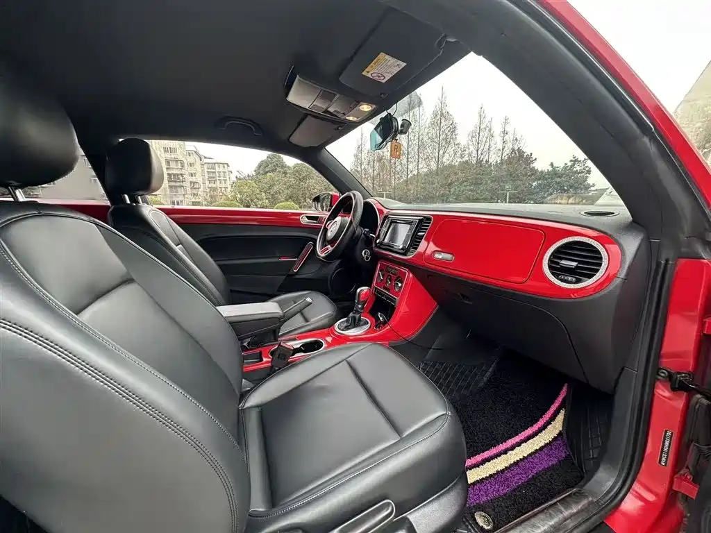 Volkswagen Beetle 2017 180TSI Enjoy фото 26