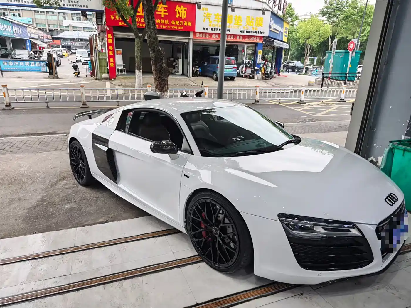 Audi R8 2014 5.2 FSI quattro фото 5