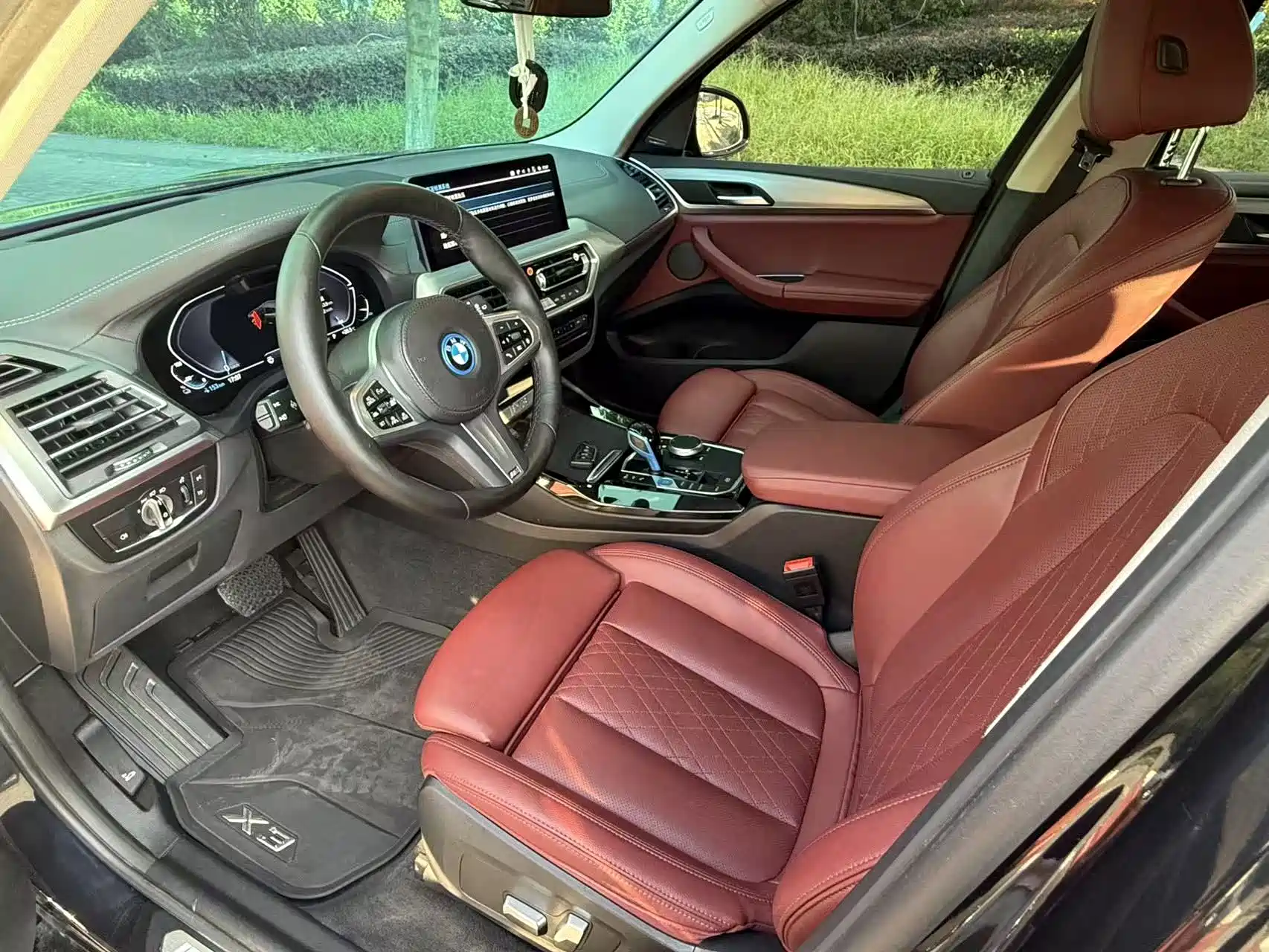 Фото 9 - BMW iX3