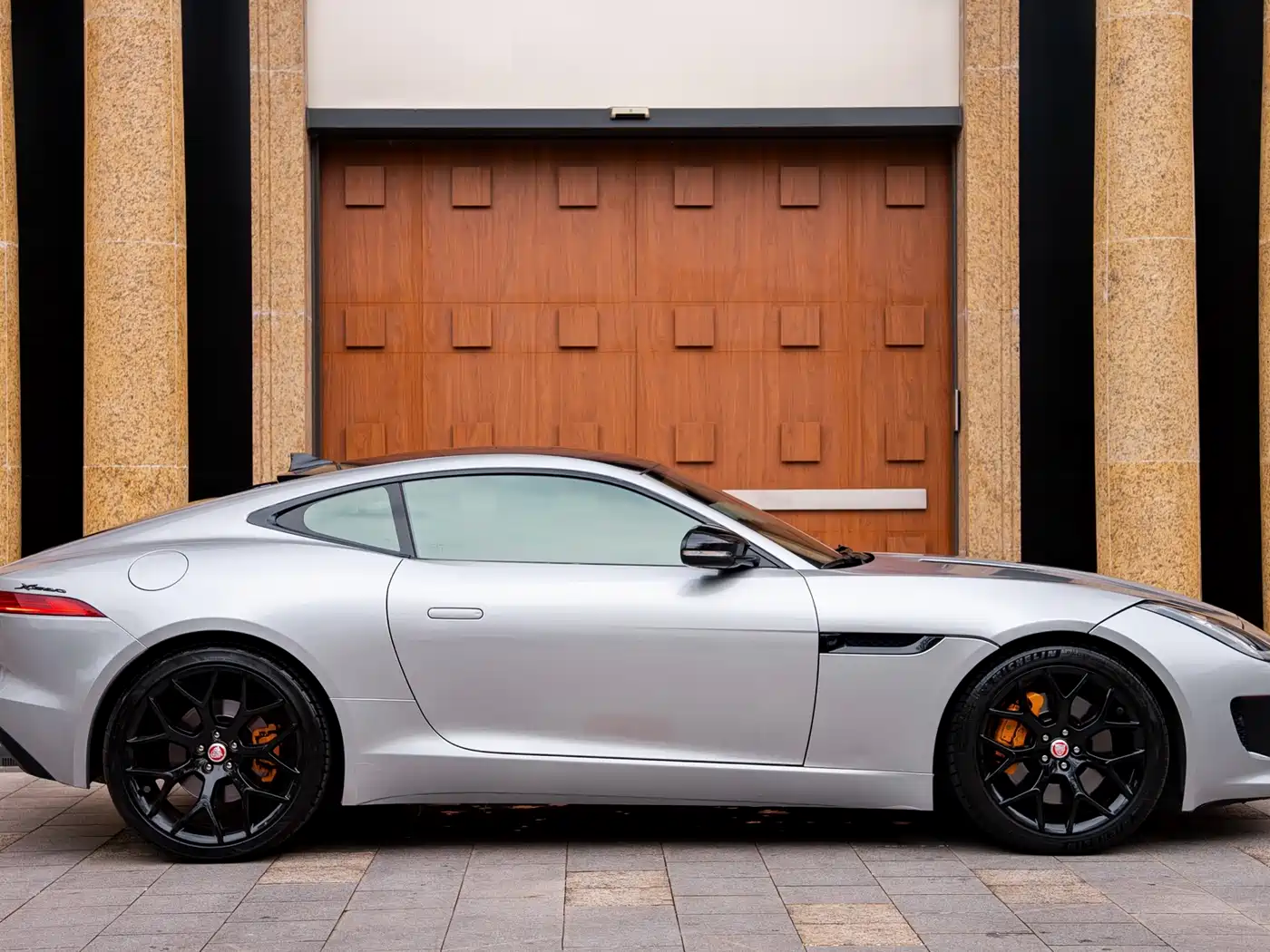 Jaguar F-TYPE 2016 3.0 SC Hardtop фото 8