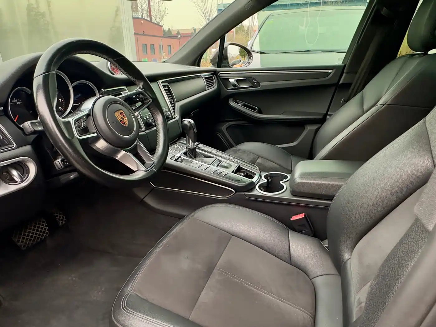 Porsche Macan 2018 Macan 2.0T фото 9