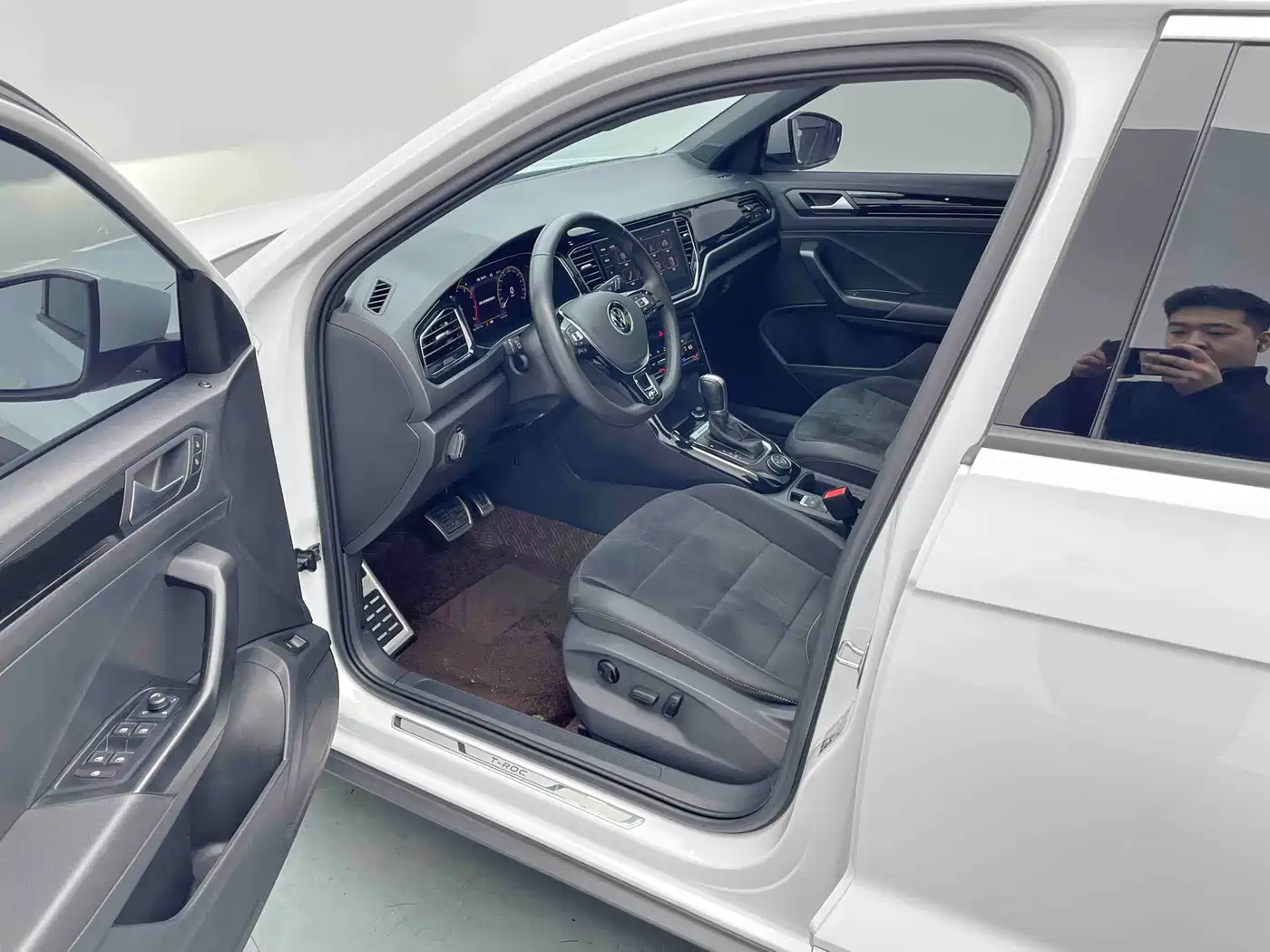 Volkswagen T-ROC 2021 Facelift 280TSI DSG 4WD Luxury Smart Connect Edition фото 9