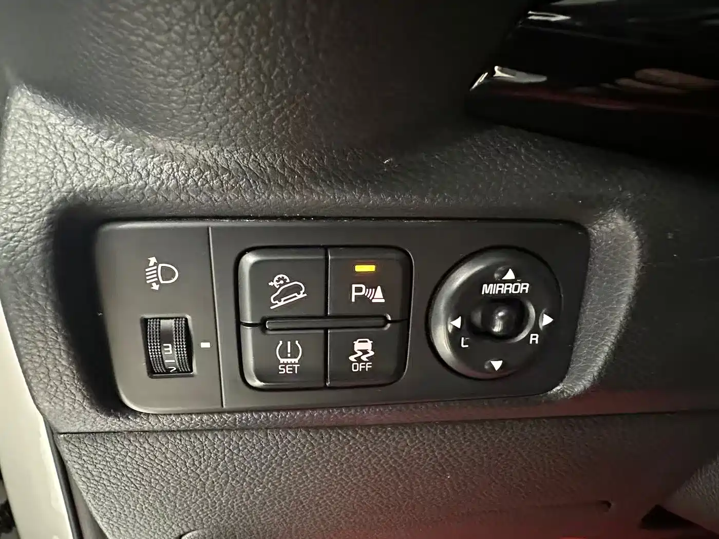 Kia KX1 2021 1.4L CVT Fun Sunroof Version фото 14