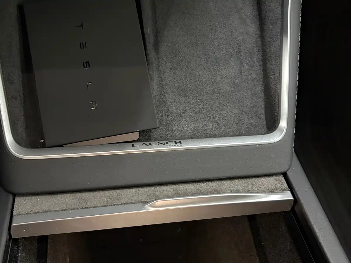 Tesla Model Y 2025 Model Long Range All-Wheel Drive Launch Edition фото 19