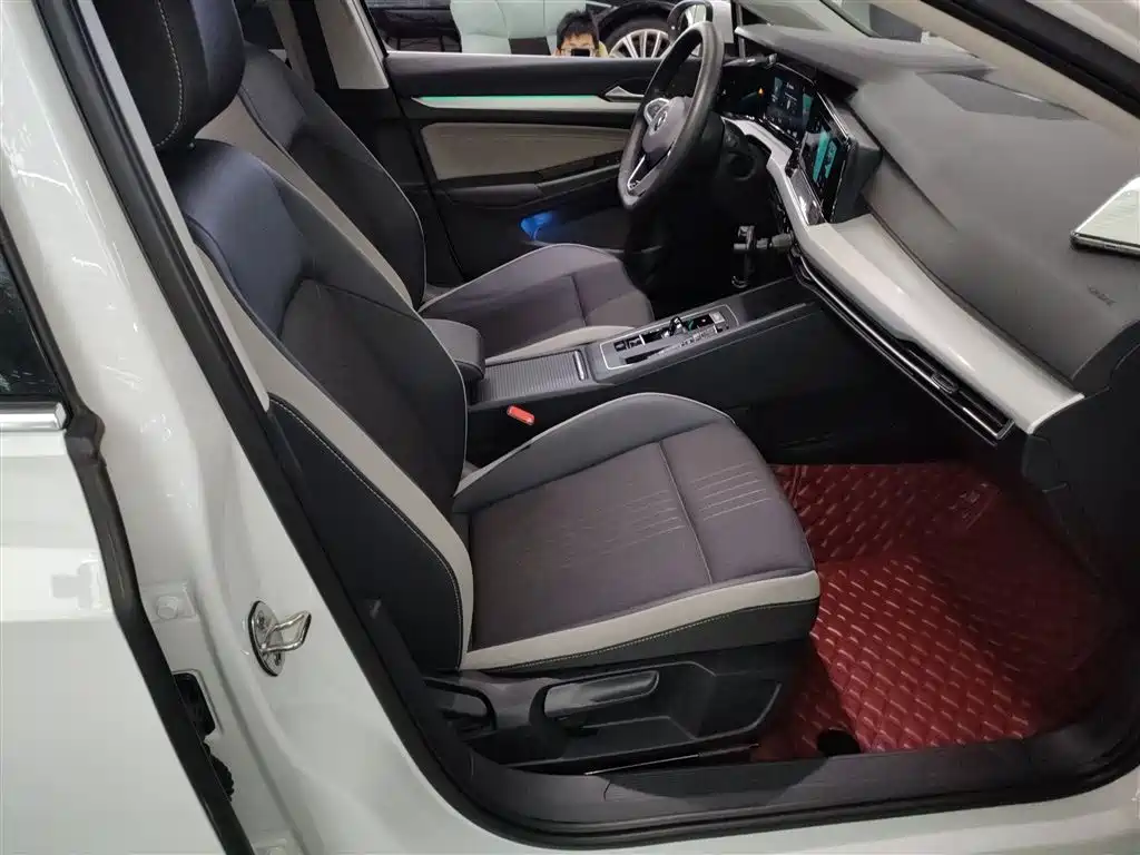 Volkswagen Golf 2023 Facelift 280TSI DSG Pro фото 17