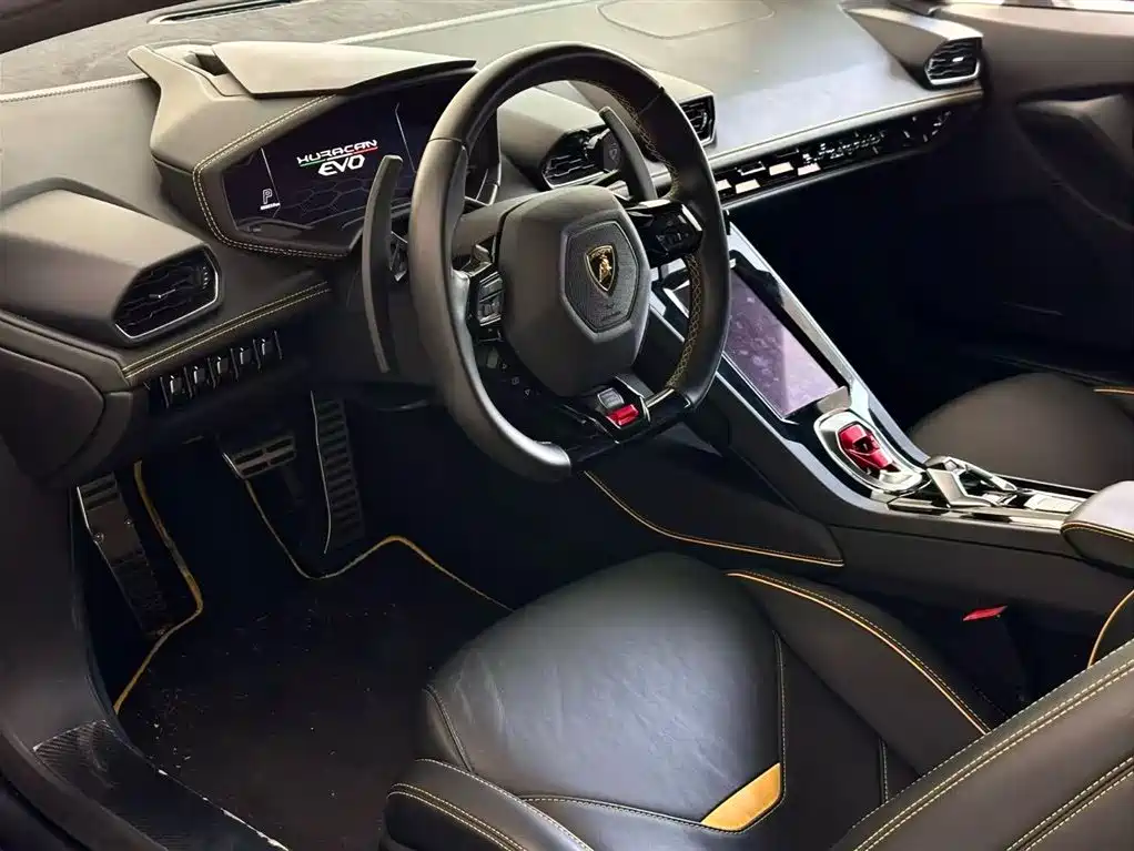 LAMBORGHINI HURACÁN