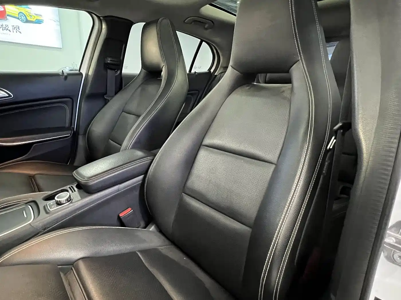 Mercedes-Benz GLA 2018 GLA 200 Dynamic фото 8