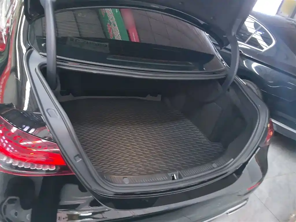 Mercedes-Benz E-Class 2023 E 300 L Luxury фото 19