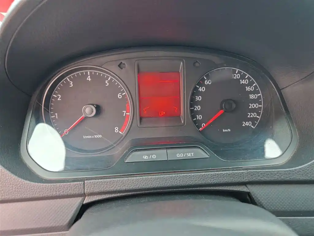 Volkswagen Jetta 2013 1.6L Automatic Fashion фото 15