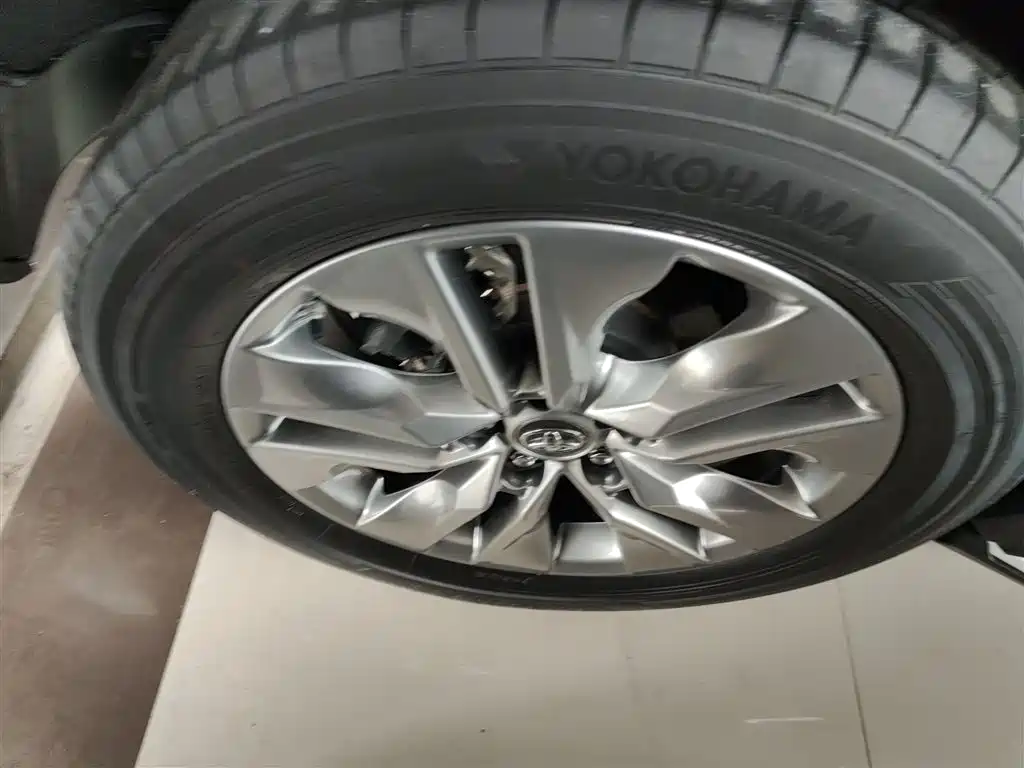 Toyota Wildlander 2022 2.0L CVT FWD Luxury PLUS Edition фото 26