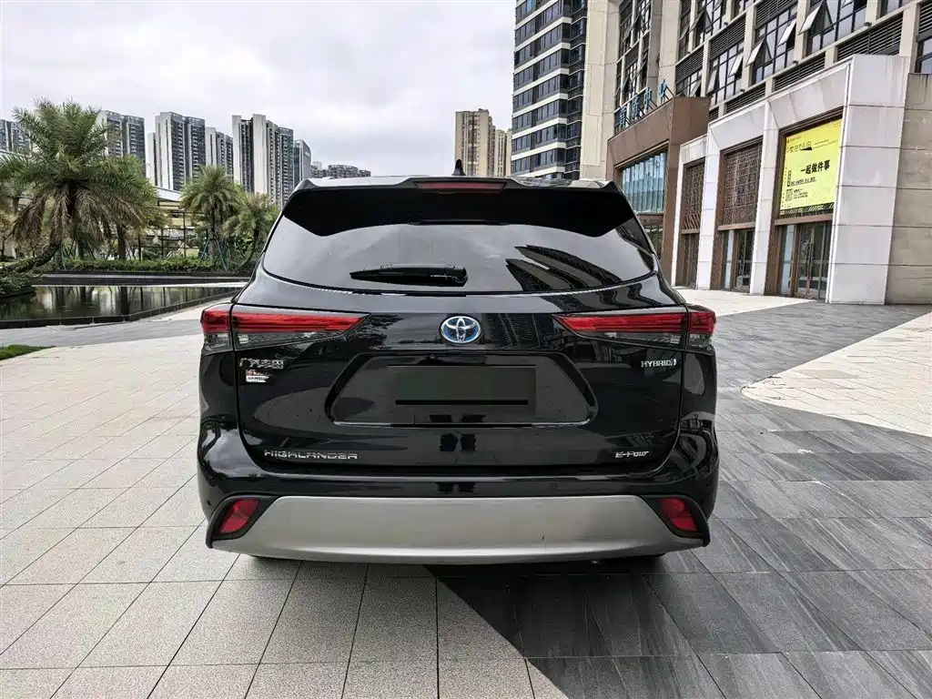 TOYOTA HIGHLANDER