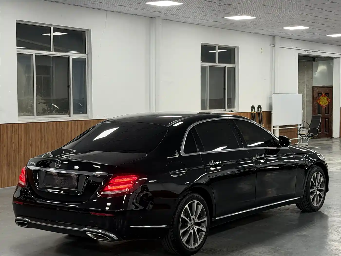 Mercedes-Benz E-Class 2016 E 200 L фото 9