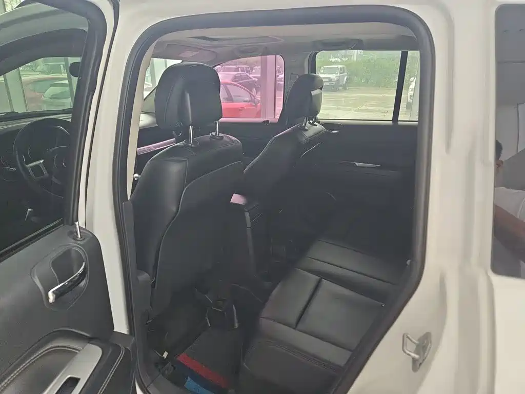 Jeep Compass (Import) 2014 2014 Facelift 2.4L 4WD Comfort Edition