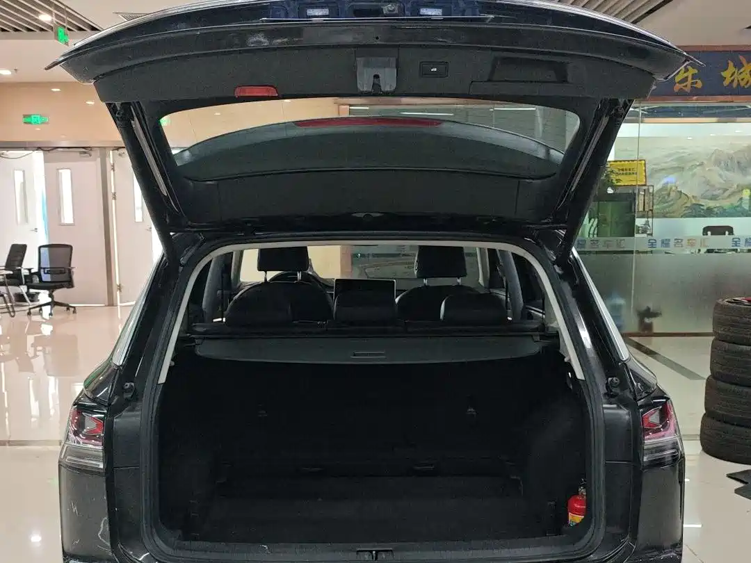 Volkswagen Tayron 2023 330TSI 2WD Luxury Plus Advanced Edition фото 16