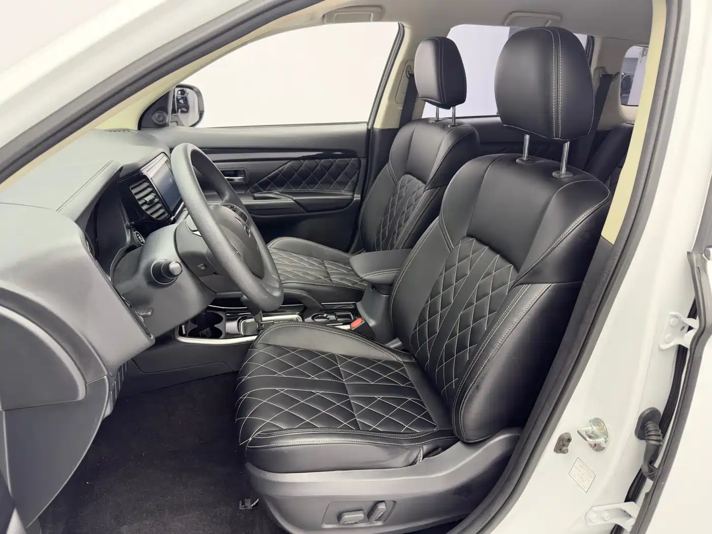 Mitsubishi Outlander 2022 2021 2.0L 2WD Smooth Ride Version 5-Seater