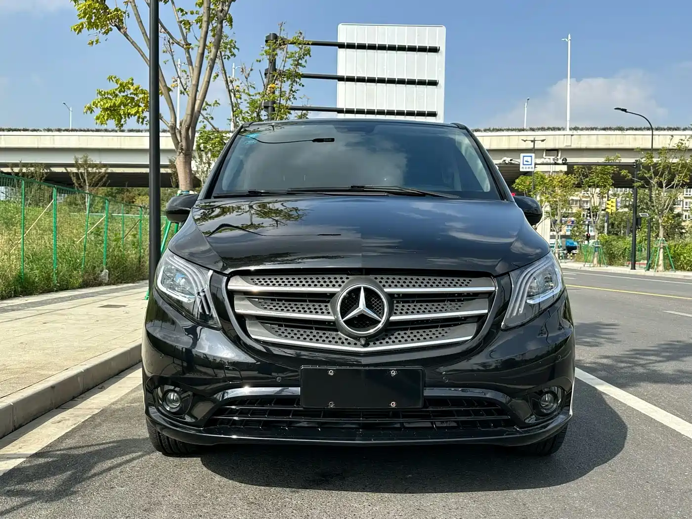 Mercedes-Benz Vito 2018 2.0T Business Edition China VI фото 2