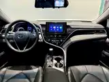 Фото 8 - Toyota Camry