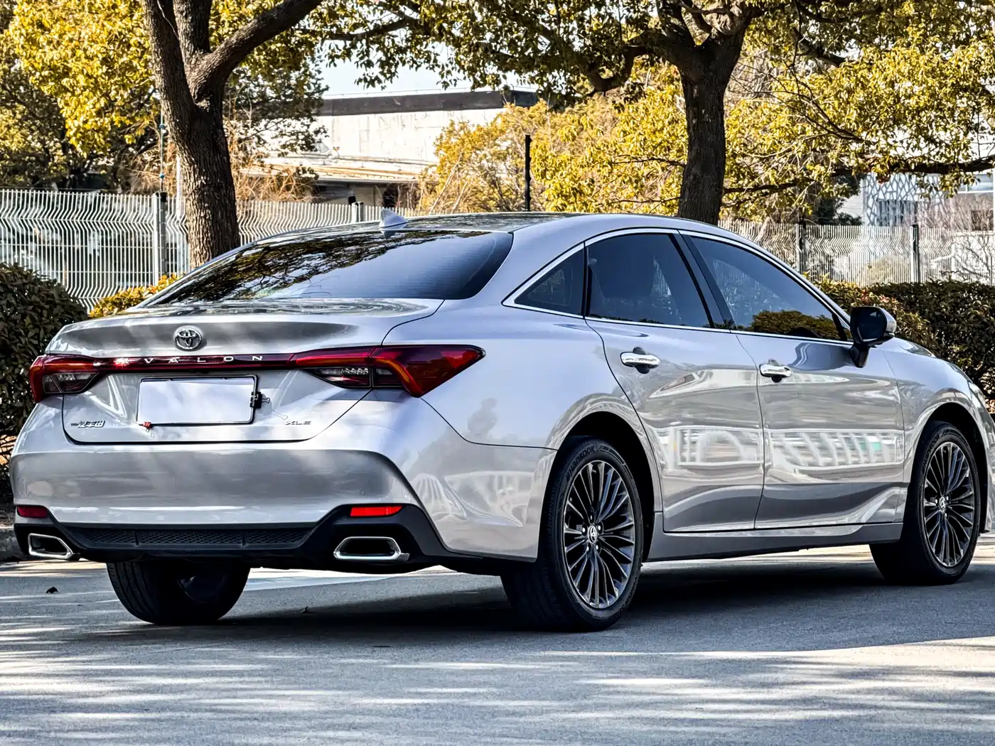 Toyota Avalon 2022 2.0L XLE Premium фото 6