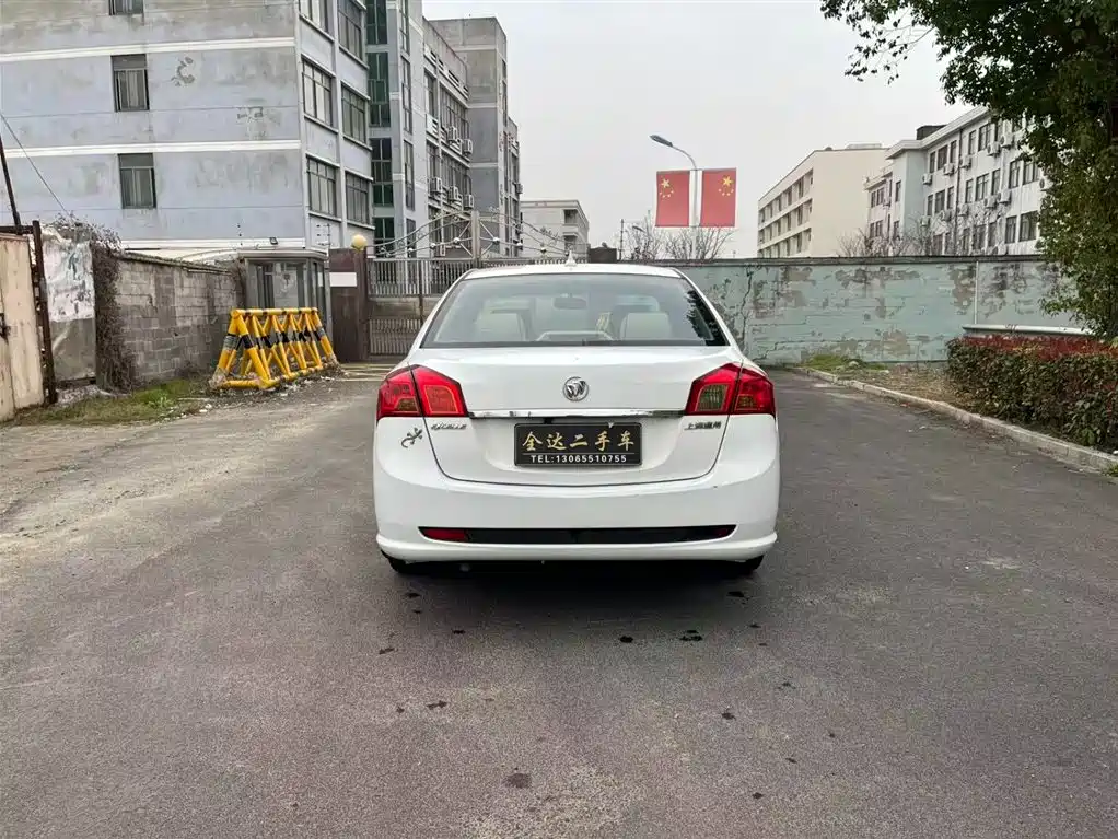 Buick Excelle 2015 1.5L Manual Classic фото 3