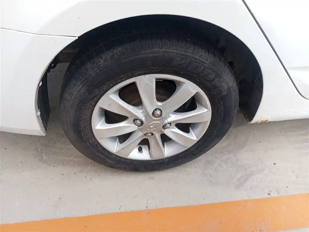Hyundai Verna 2014 1.4L Manual Smart GLS фото 26