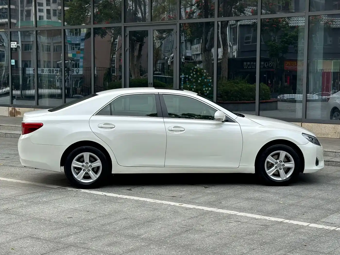 Toyota Reiz 2013 2.5V Elite Edition фото 7