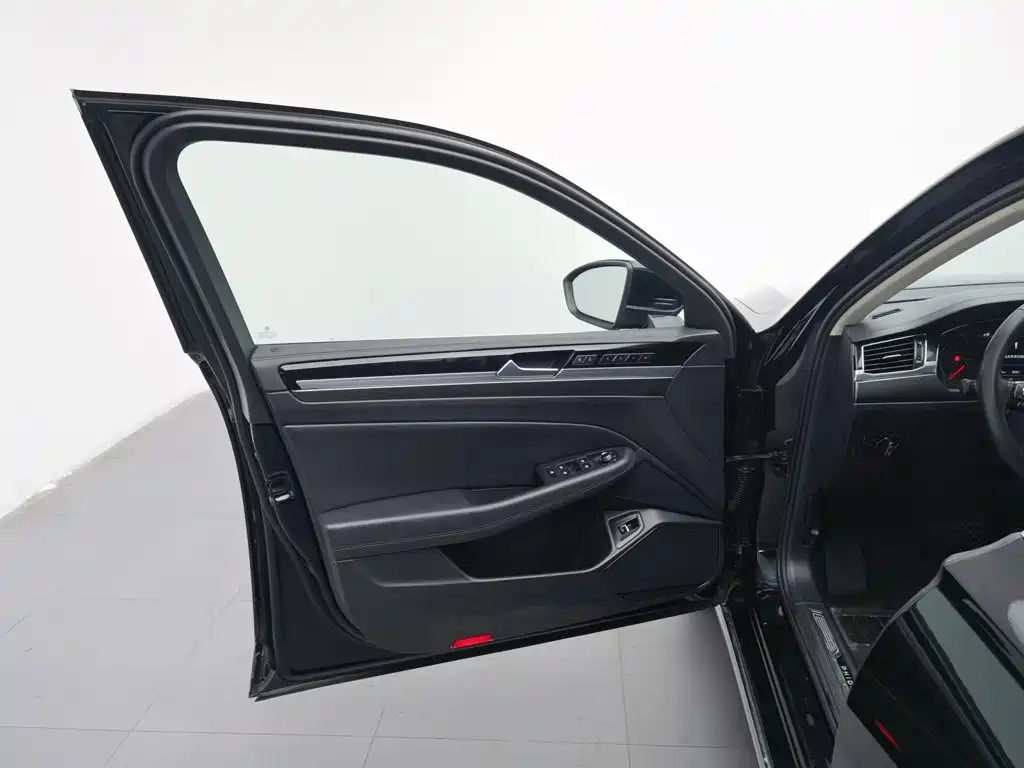 Фото 8 - Volkswagen Phideon
