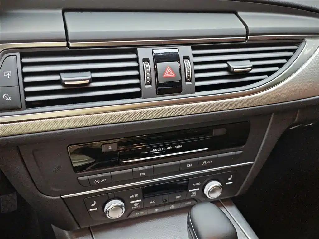 Audi A6L 2018 30th Anniversary 35 TFSI Fashion фото 9