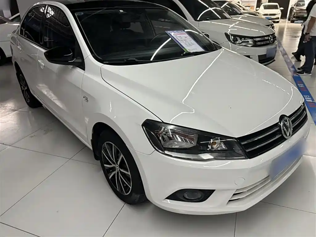 Volkswagen Jetta 2016 1.6L 25th Anniversary Edition фото 5