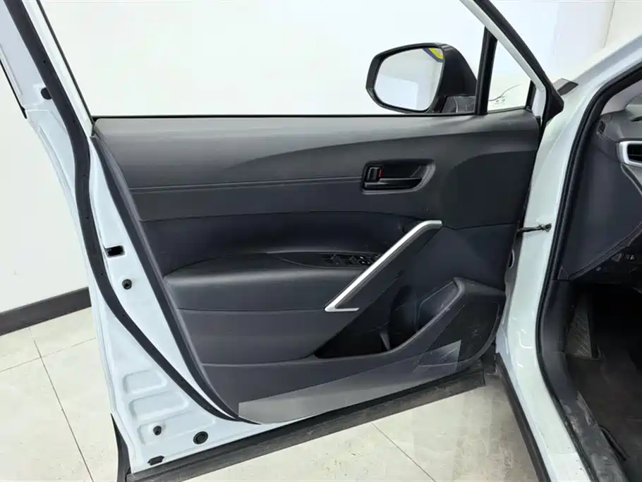 Toyota Frontlander 2023 2.0L CVT Elite Edition фото 7