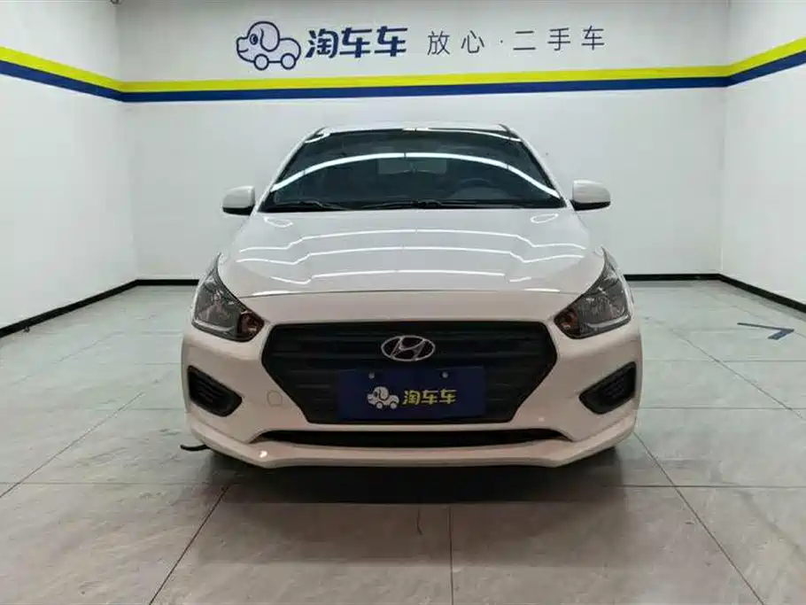 Hyundai Verna 2020 1.4L Manual GL Renewal Edition фото 2