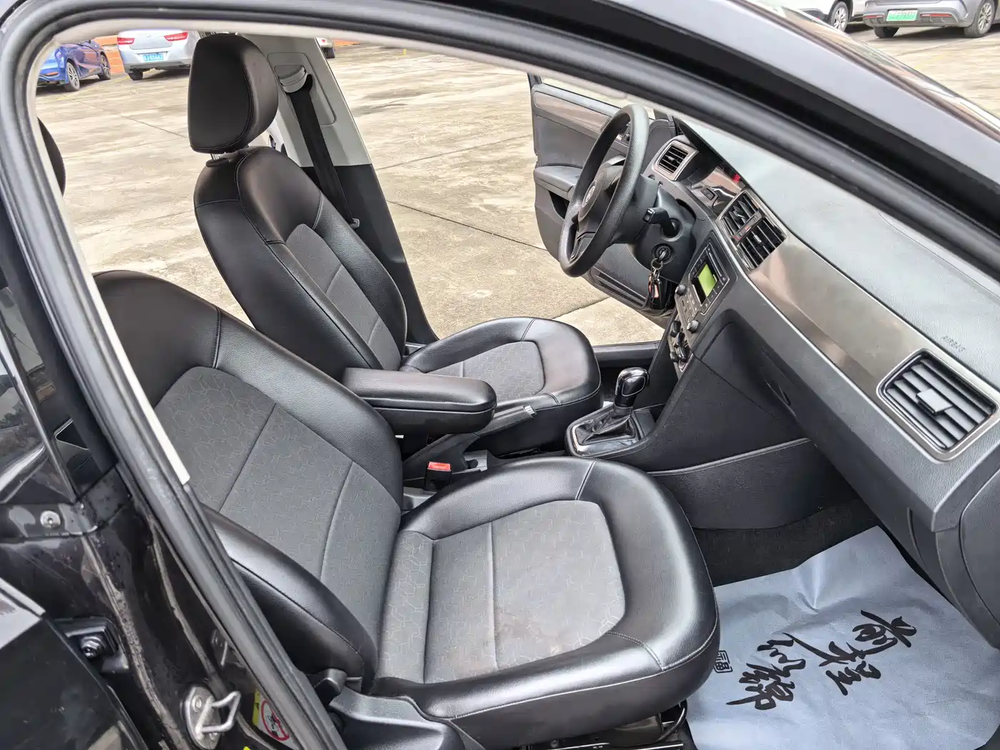 Volkswagen Santana 2013 1.6L Automatic Comfort Edition фото 9