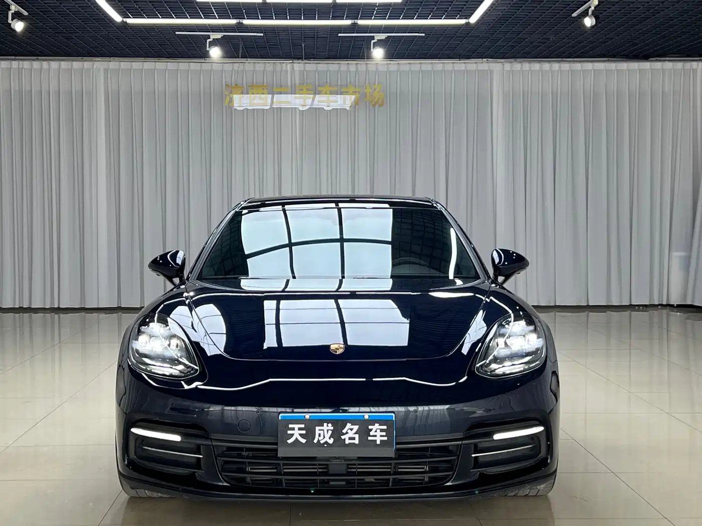 Porsche Panamera 2017 Panamera Executive Long Wheelbase 3.0T фото 2