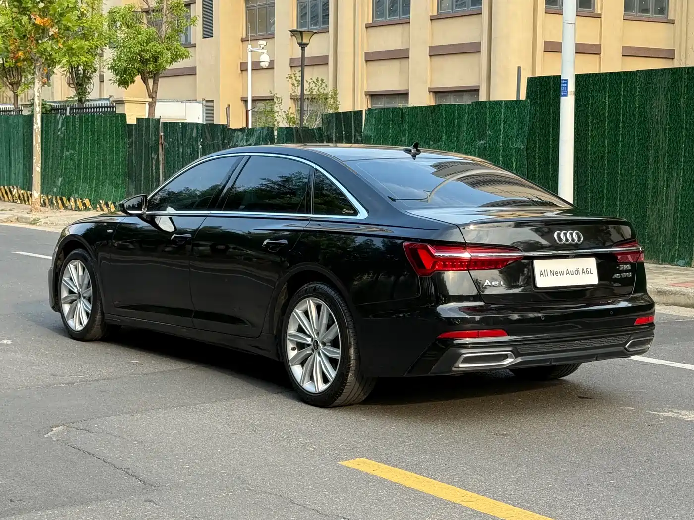 Фото 7 - Audi A6L
