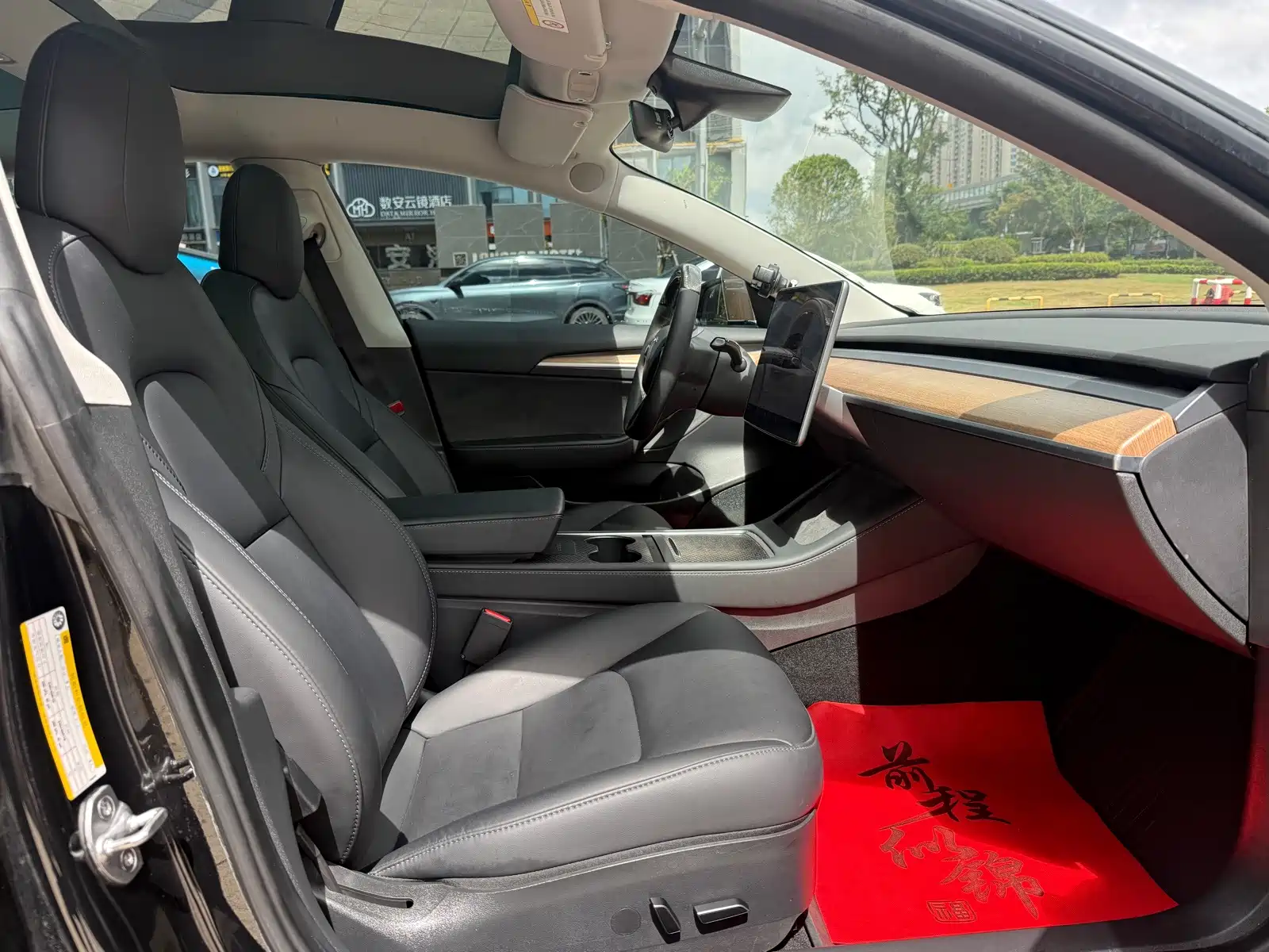 Фото 9 - Tesla Model 3