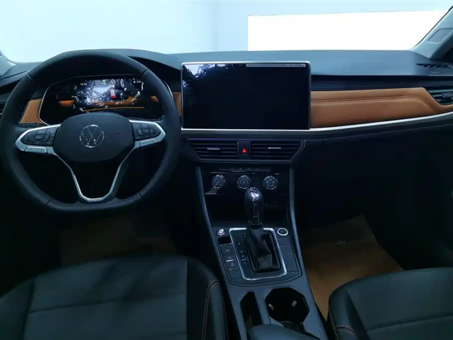 Volkswagen Bora 2025 200TSI DSG Joy Ride Navigation Edition фото 12