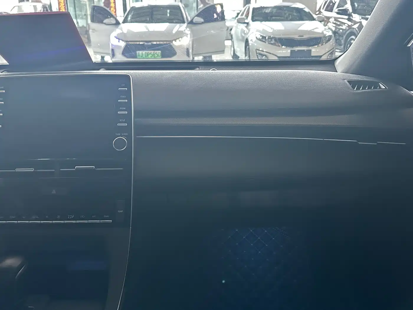 Toyota Avalon 2019 Hybrid 2.5L Luxury Edition China V фото 15