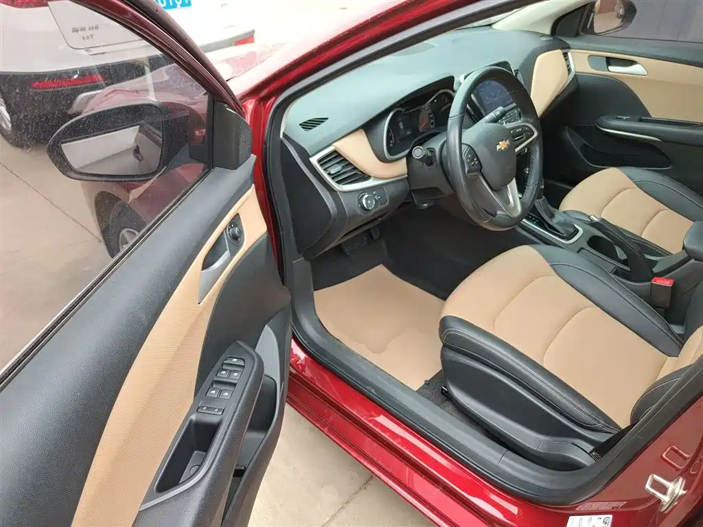 CHEVROLET CRUZE