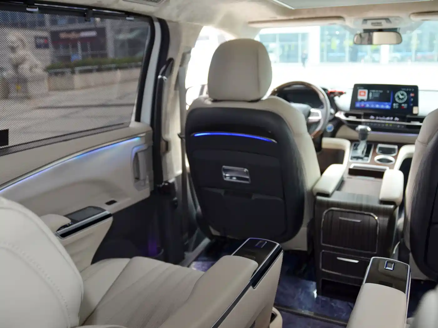 Toyota Sienna 2021 2.5L Hybrid Premium Edition фото 14