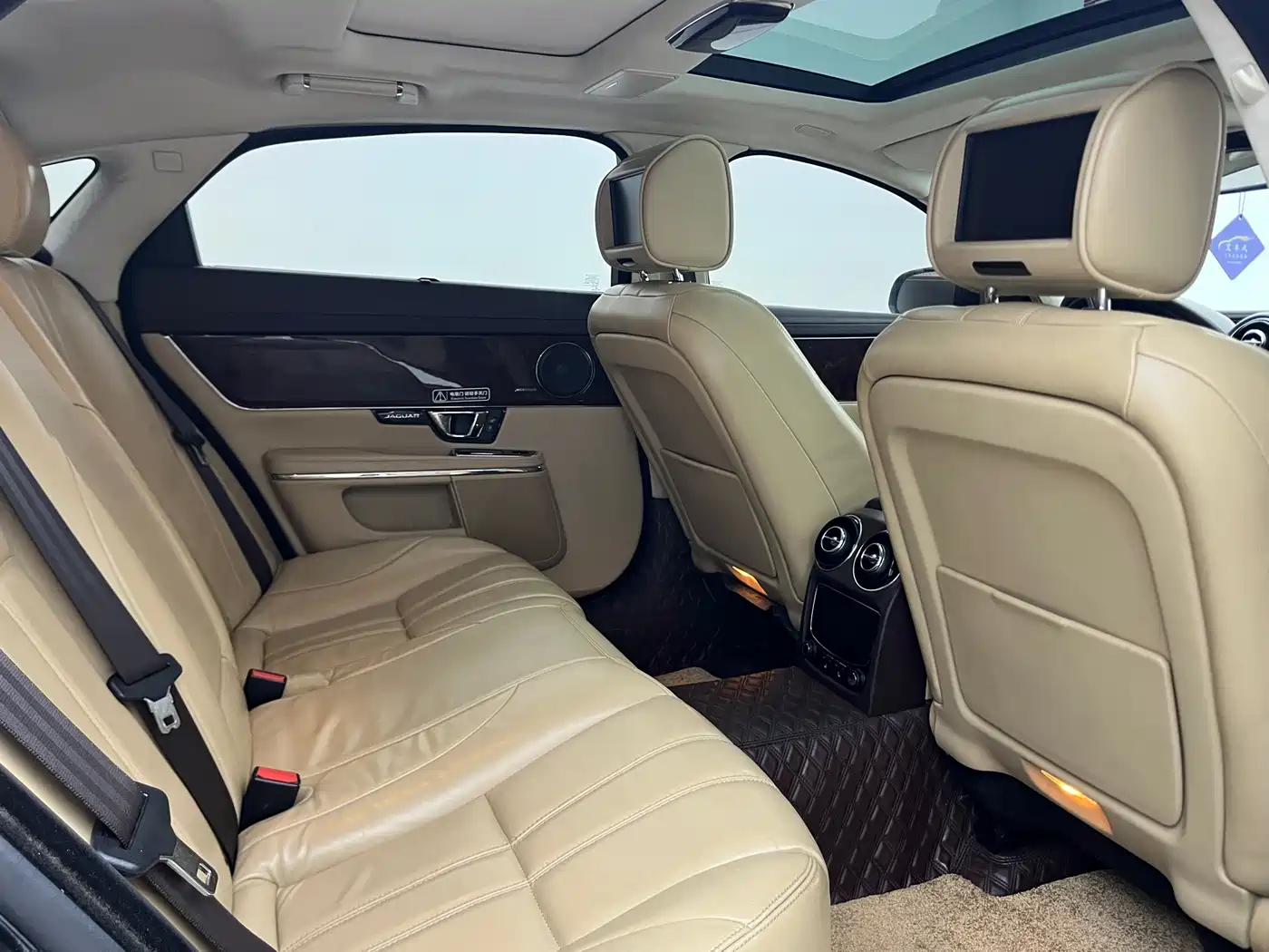Jaguar XJ 2015 XJL 3.0 SC 2WD Panorama Business Edition фото 5