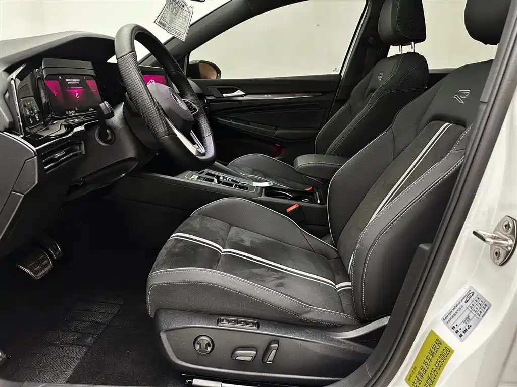Volkswagen Golf 2021 280TSI DSG R-Line фото 19