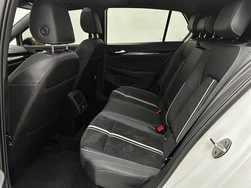 Volkswagen Golf 2021 280TSI DSG R-Line фото 21