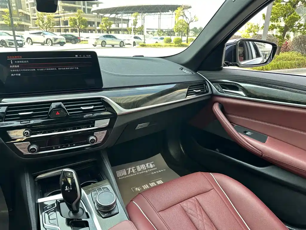 BMW 5 Series 2022 Model Second Facelift 525Li M Sport Package фото 11